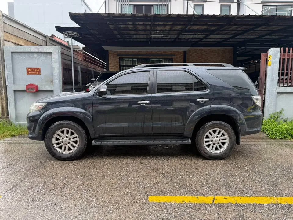 2013 Toyota Fortuner I 2