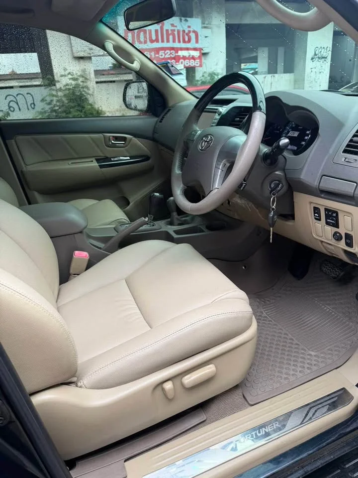 2013 Toyota Fortuner I 3