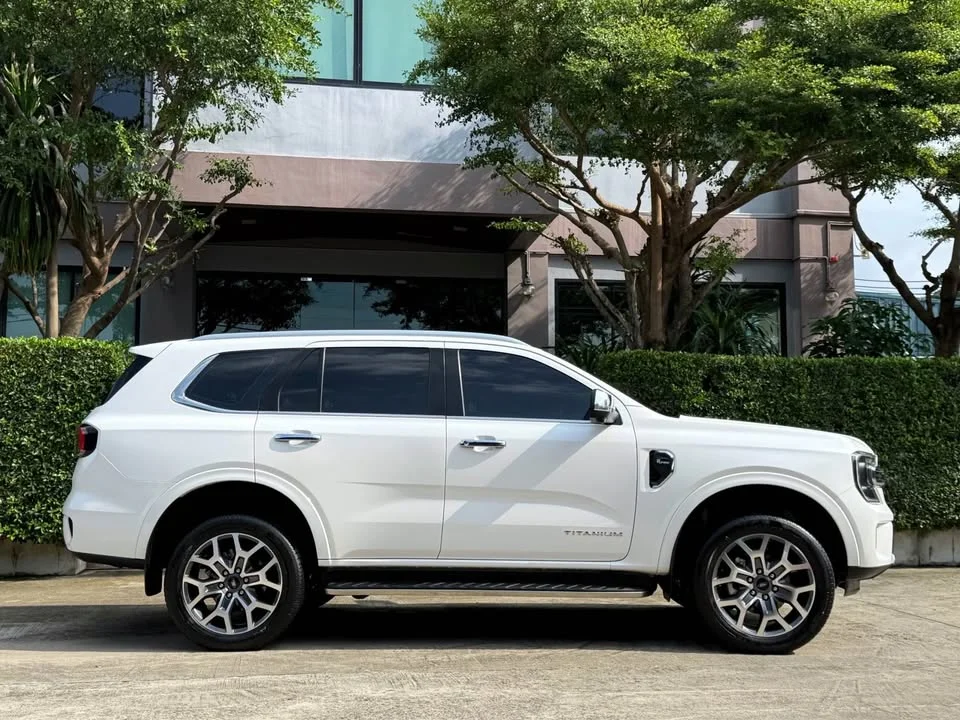 2023 Ford Everest III 2