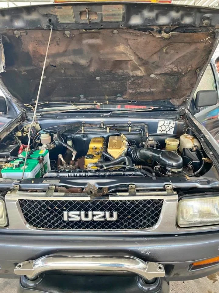 1994 Isuzu TFR III 3