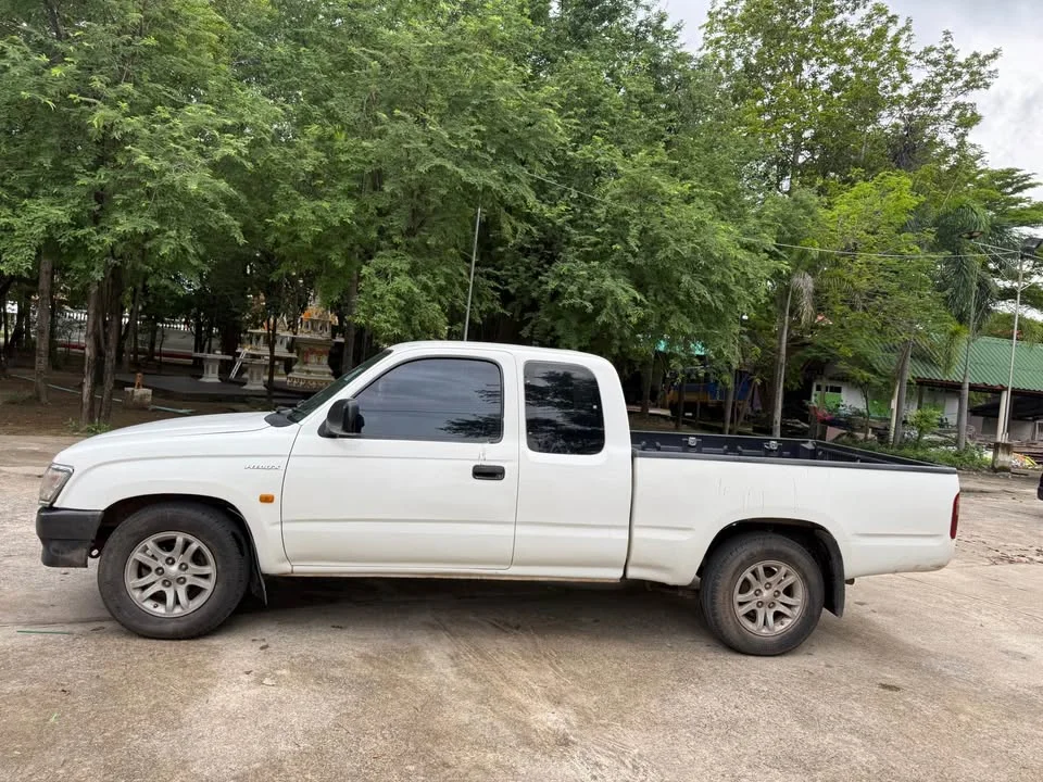2001 Toyota Hilux Tiger VI 2
