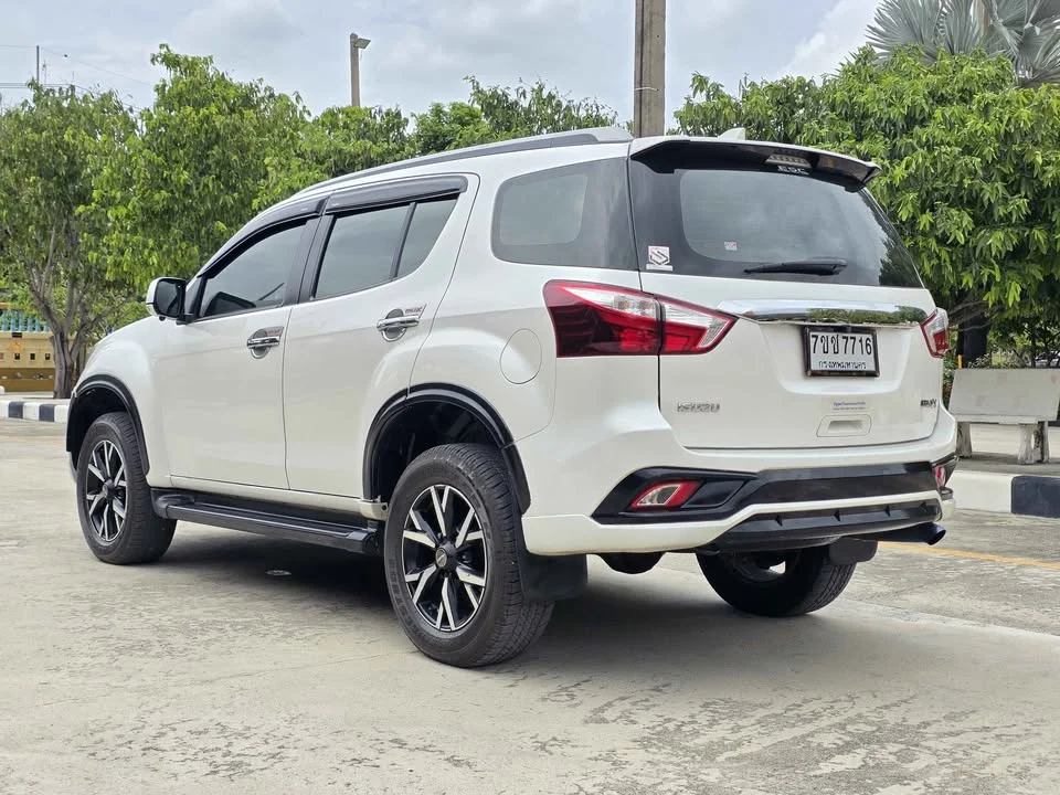 2020 Isuzu MU-X I 3