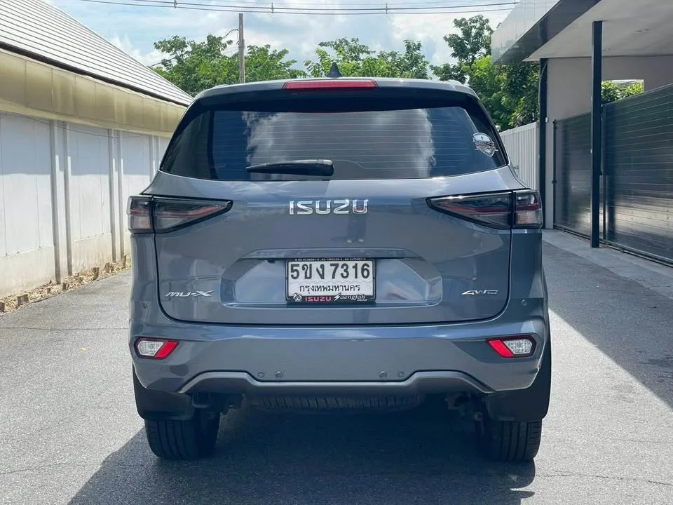 2024 Isuzu MU-X II 3