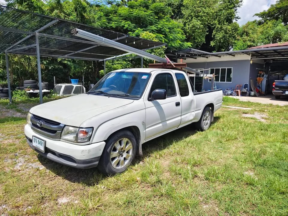 2003 Toyota Hilux Tiger VI 3