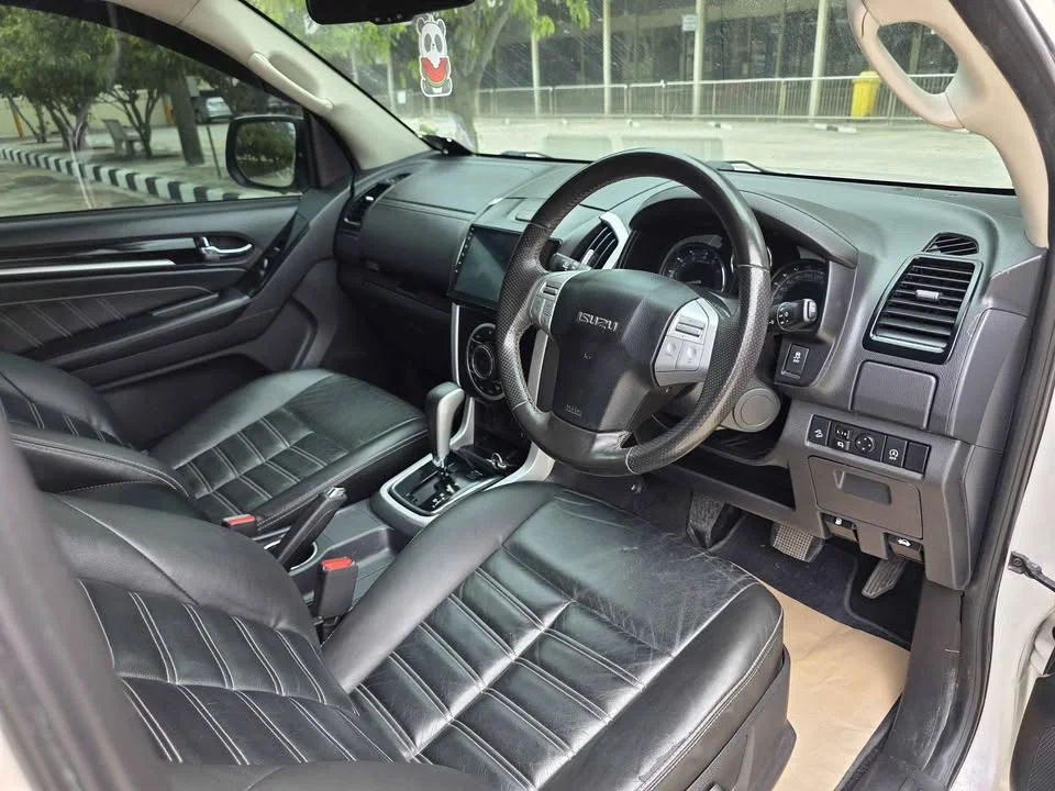 2020 Isuzu MU-X I 3