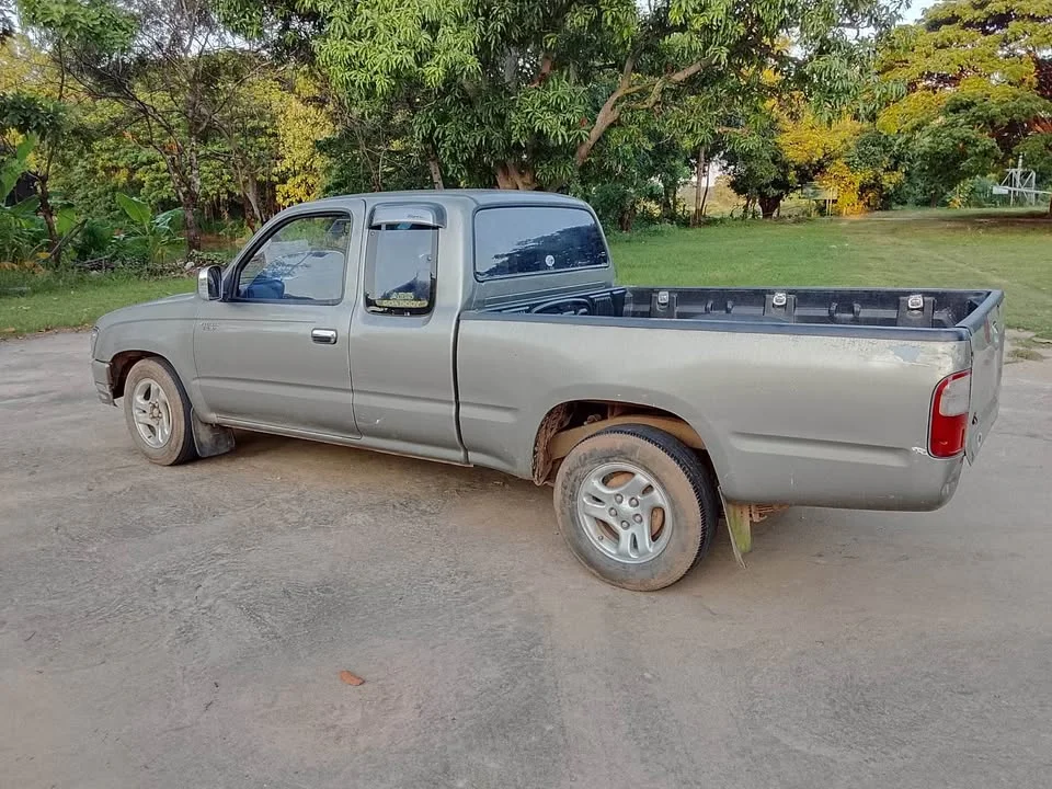 1999 Toyota Hilux Tiger VI 2