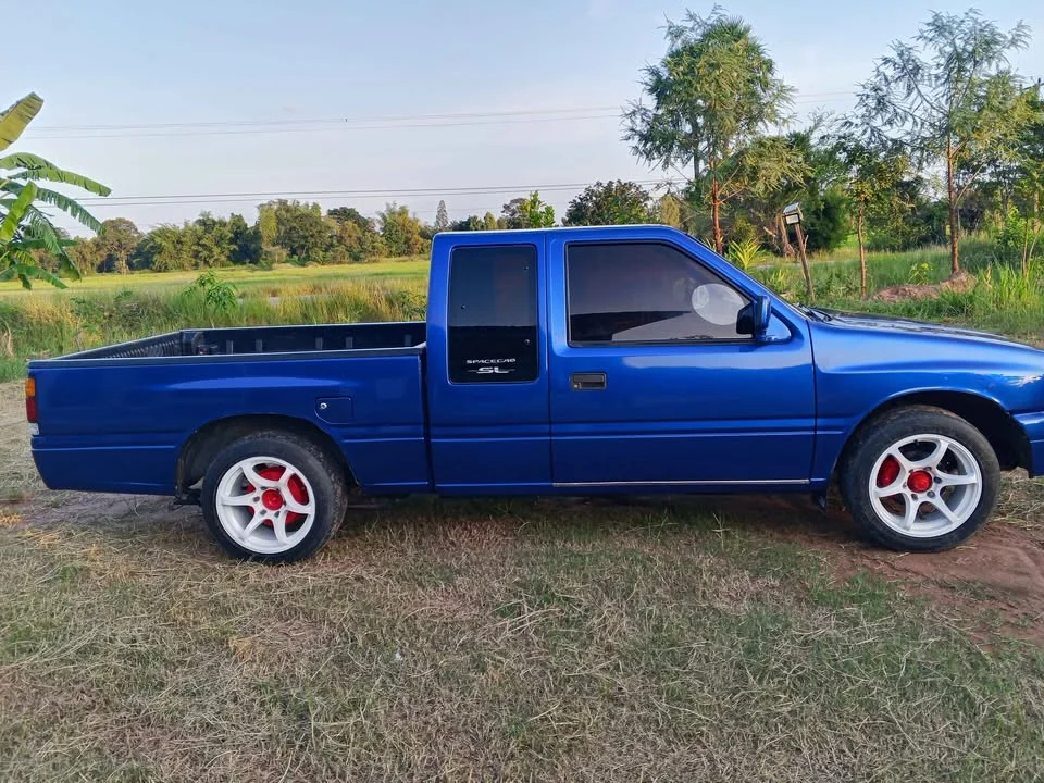 1995 Isuzu TFR III 3
