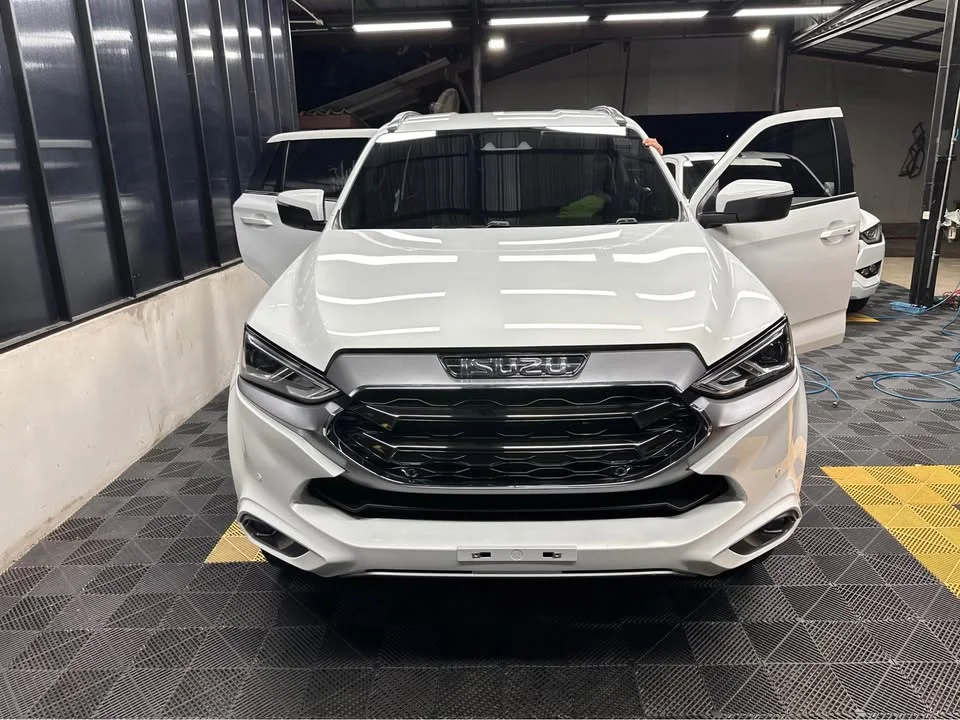 2023 Isuzu MU-X II 2