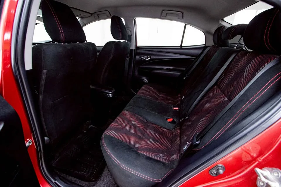 2017 Toyota Yaris ATIV III 3