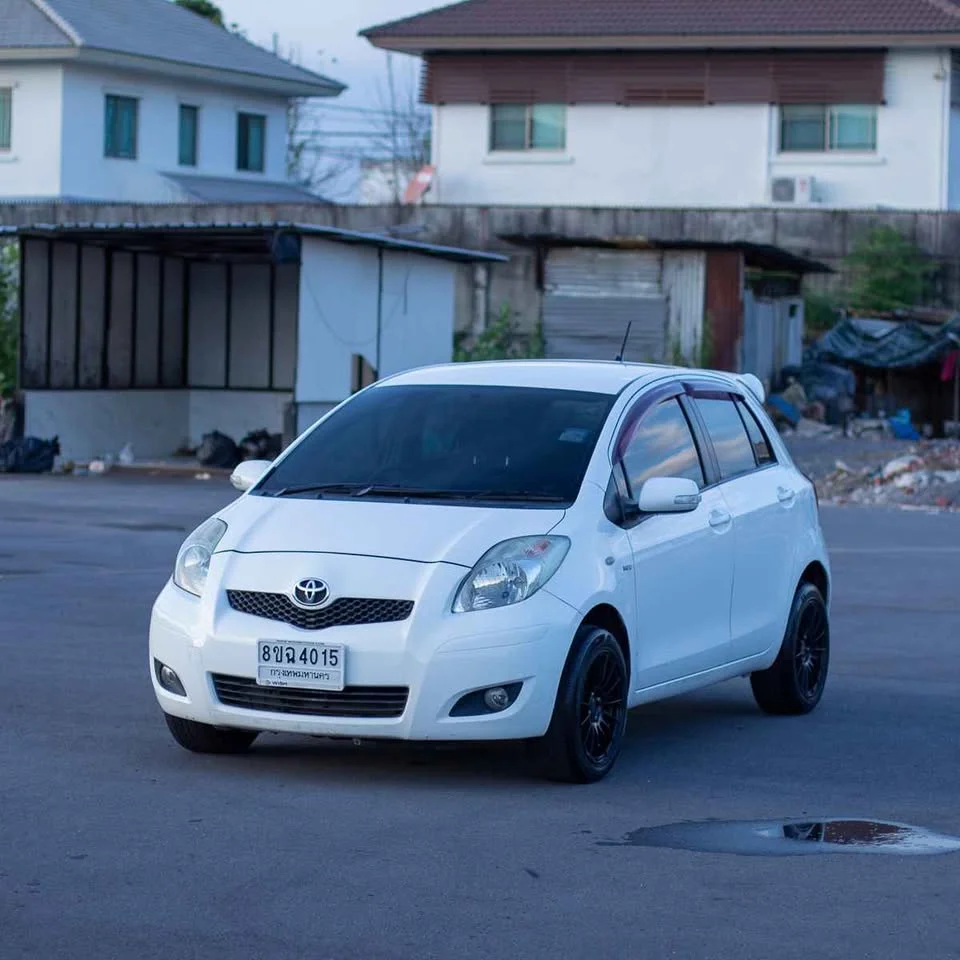 2009 Toyota Yaris II 2