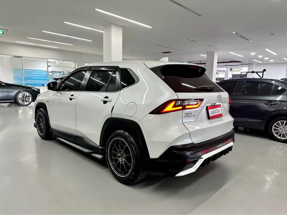 2024 Toyota Yaris Cross AC200 3