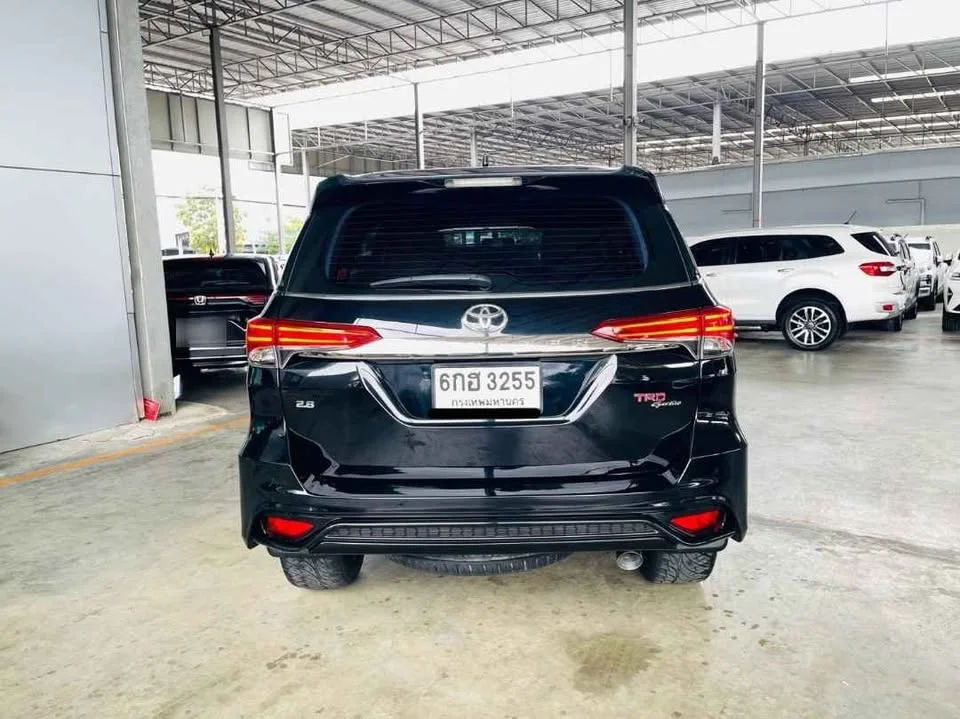2017 Toyota Fortuner II 3