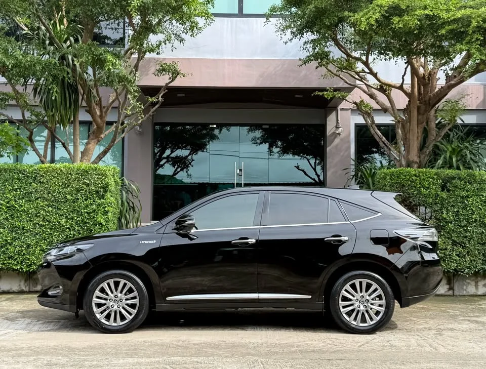 2015 Toyota Harrier III 3
