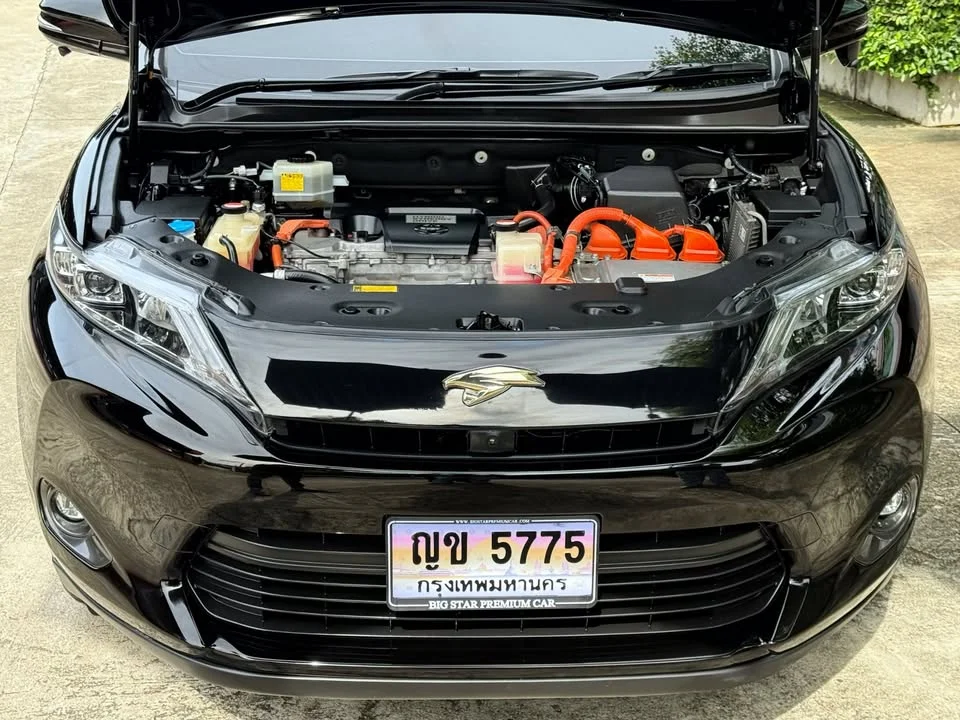 2015 Toyota Harrier III 2
