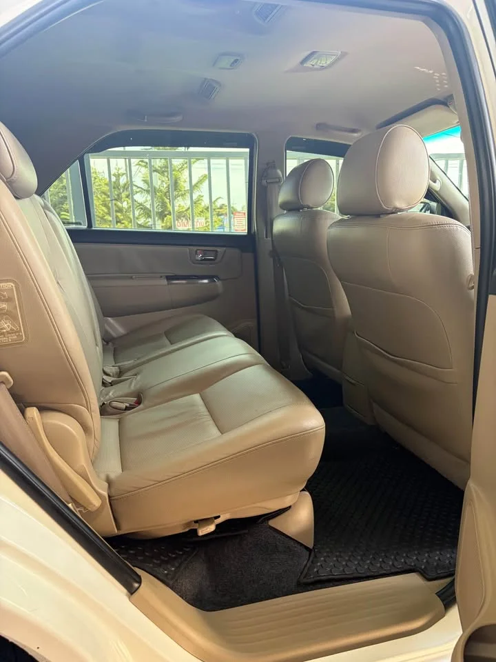 2010 Toyota Fortuner I 2