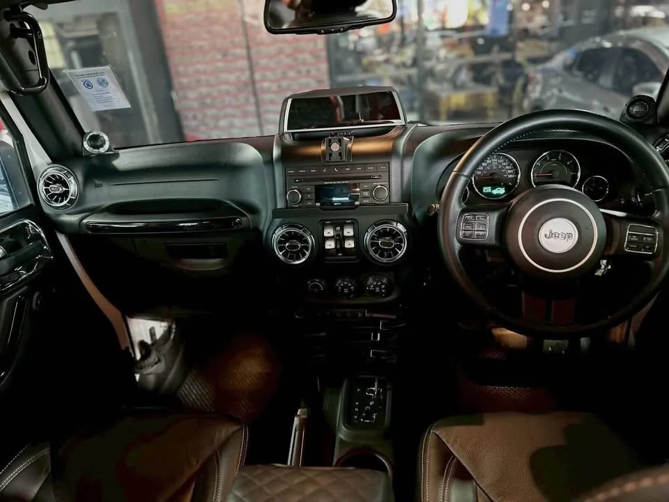 2013 Jeep Wrangler JL 2