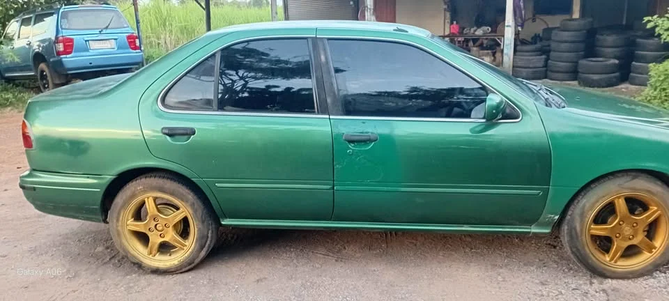 1998 Nissan Sunny IV 3