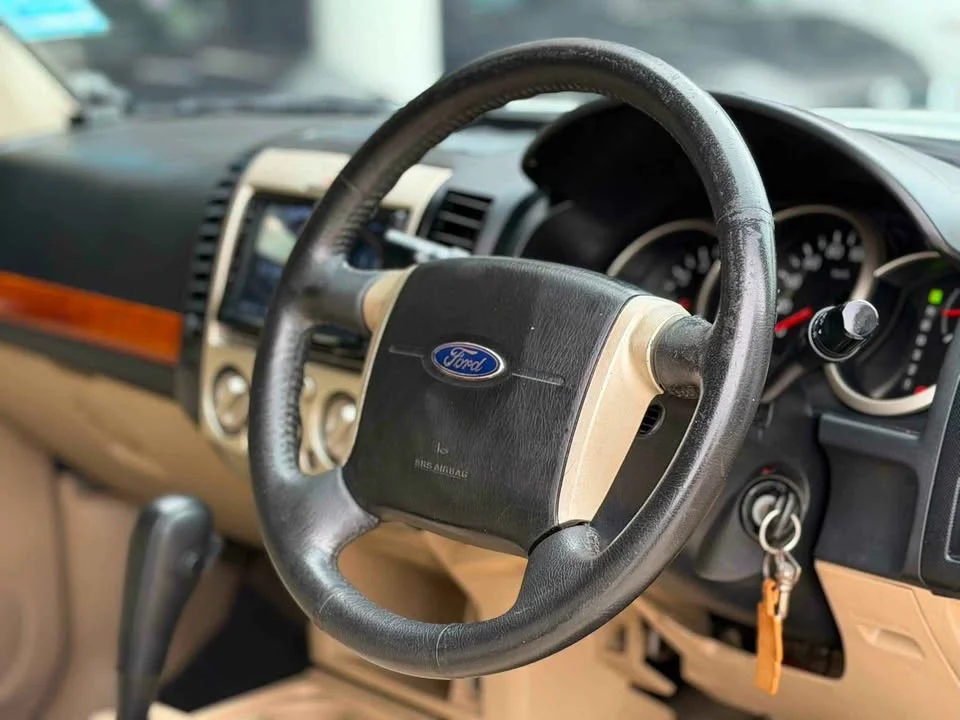 2009 Ford Everest I 3