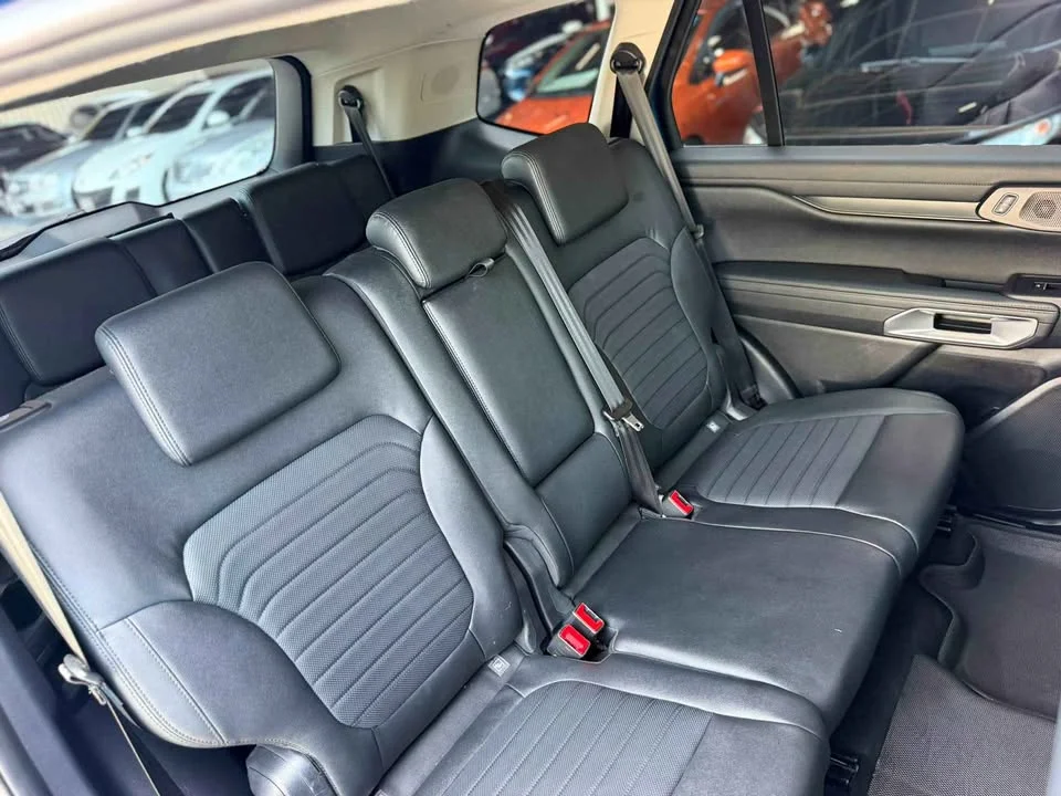 2022 Ford Everest III 2