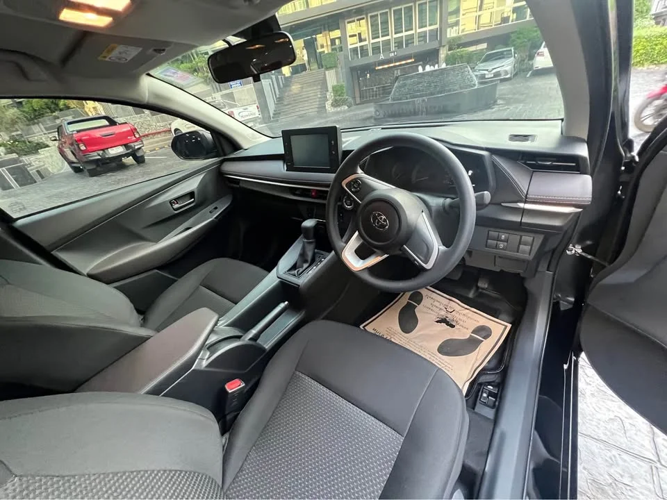 2023 Toyota Yaris ATIV IV 3
