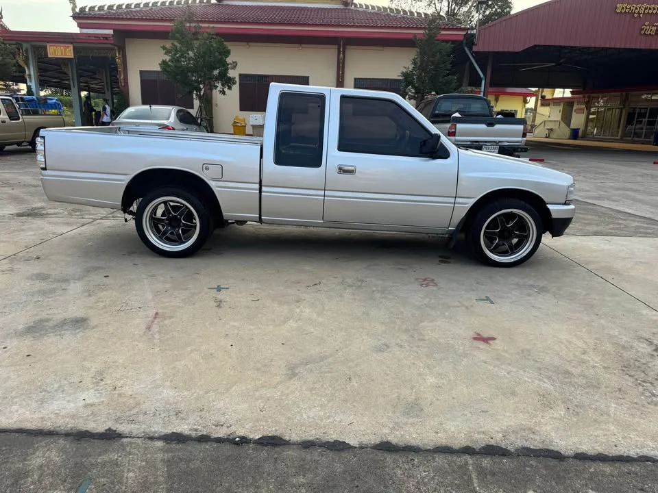 1994 Isuzu TFR III 3