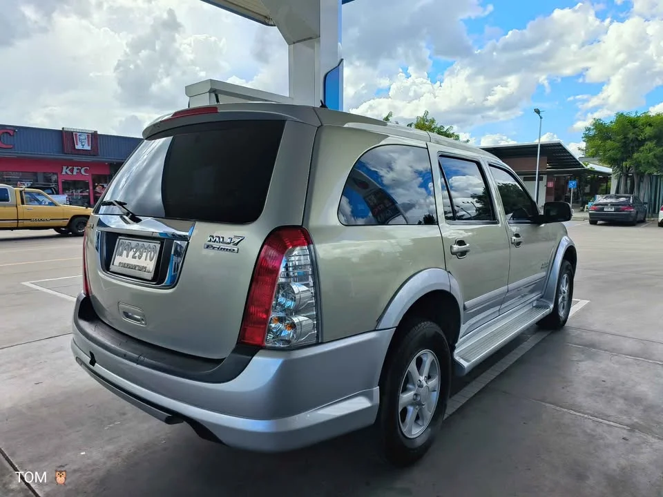 2008 Isuzu MU-7 2