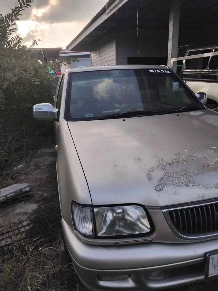 2001 Isuzu Faster Dragon Eyes III 2