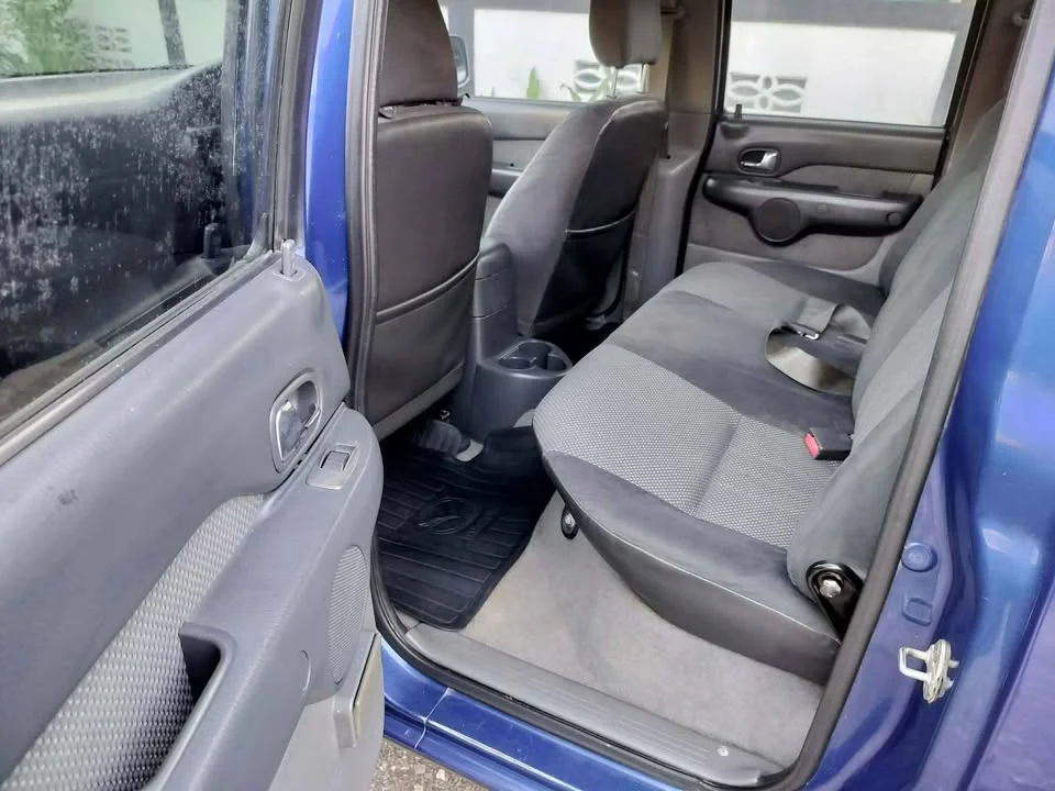 2005 Mazda 2500 Fighter V 2