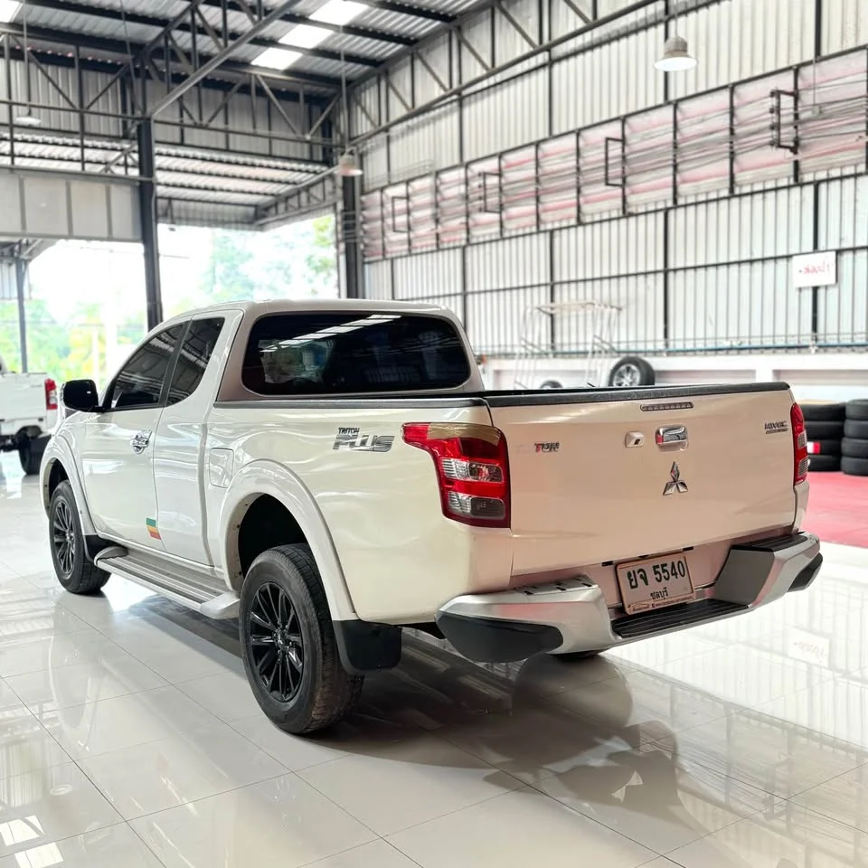 2016 Mitsubishi Triton V 2