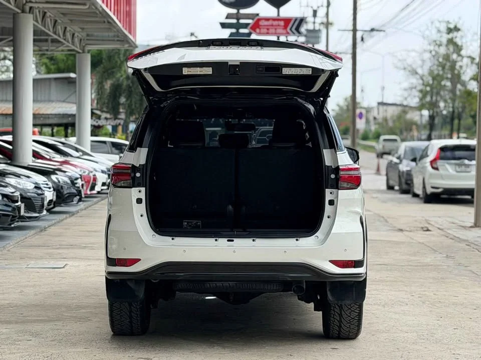 2022 Toyota Fortuner II 3