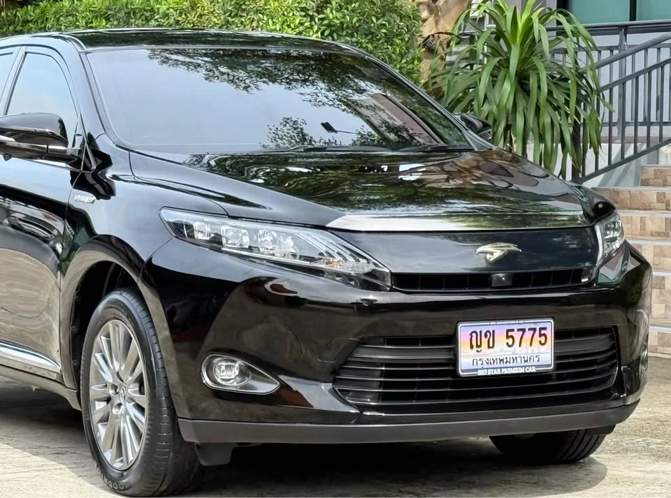2015 Toyota Harrier III 2