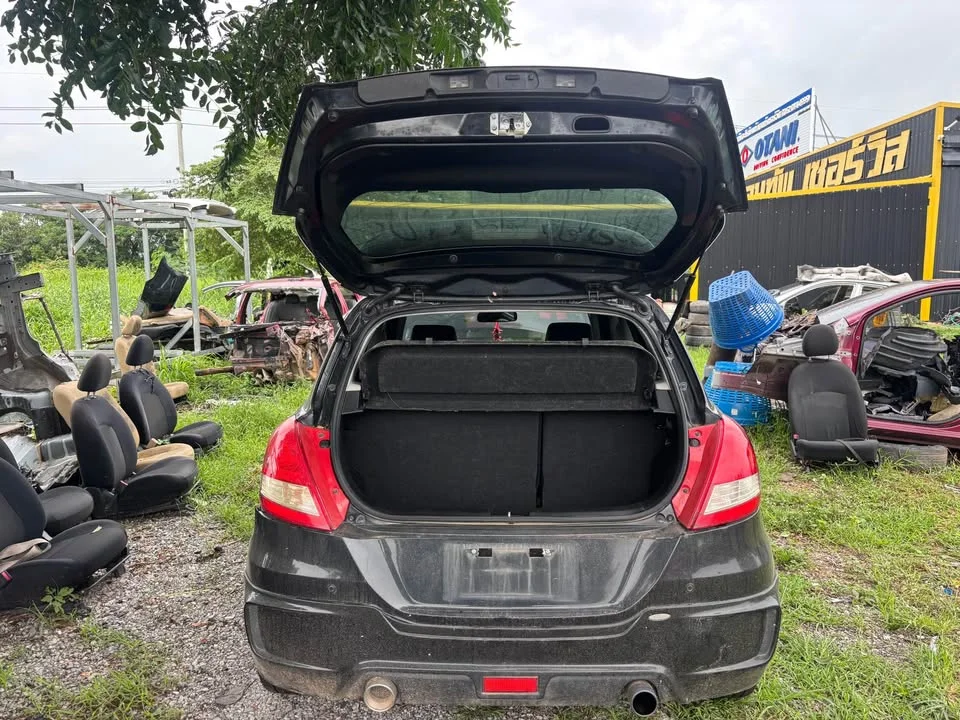 2015 Suzuki Swift II 3