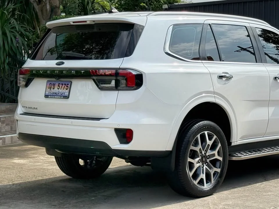 2023 Ford Everest III 2