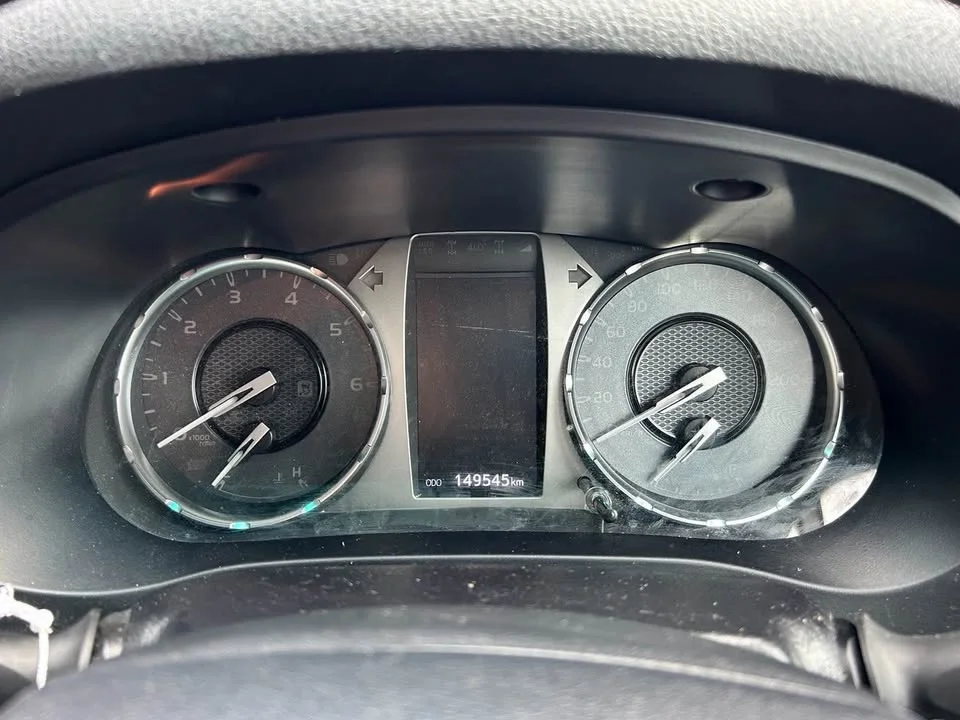 2022 Toyota Hilux VIII 3