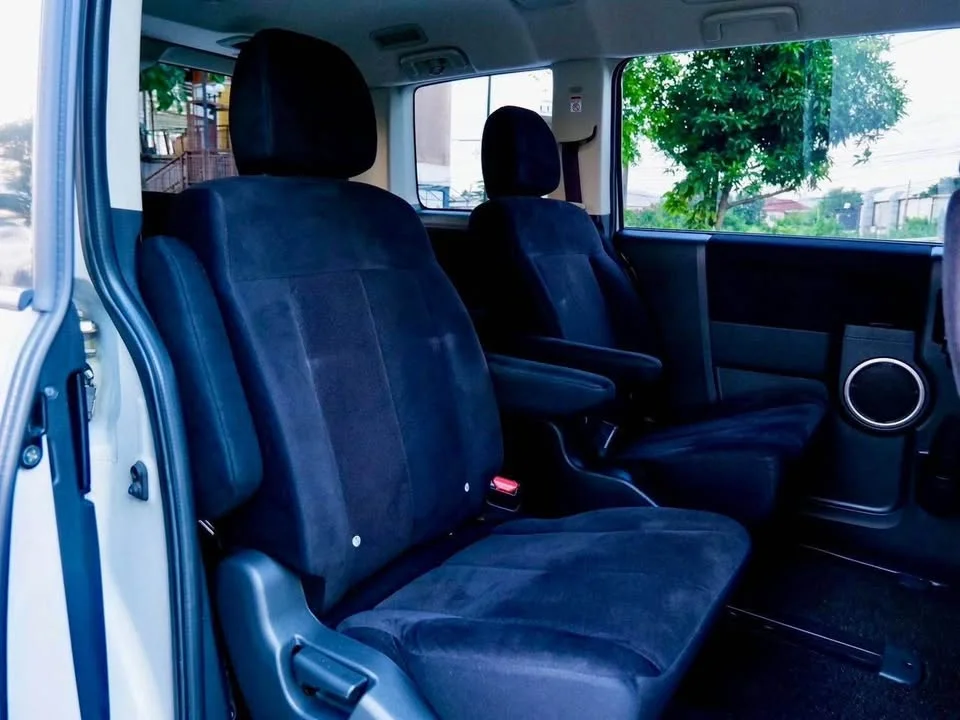 2015 Mitsubishi Delica D5 2
