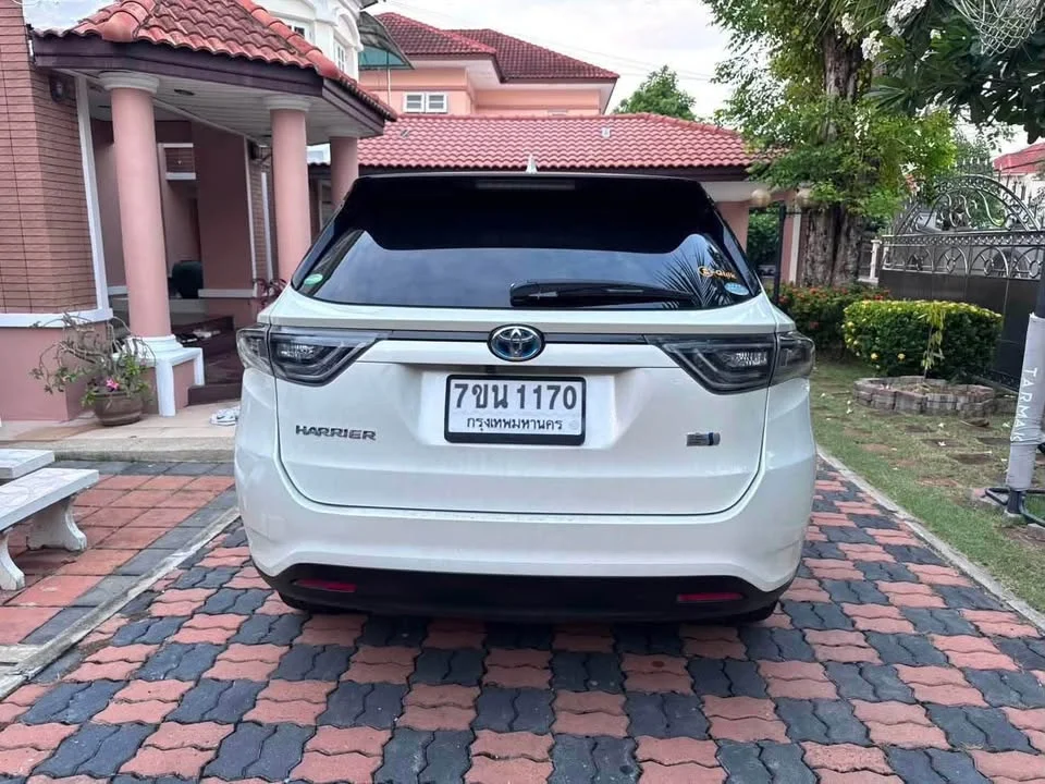 2014 Toyota Harrier III 3