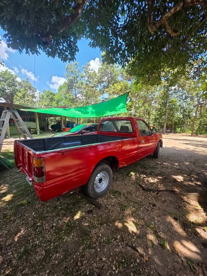 1999 Isuzu TFR III 2