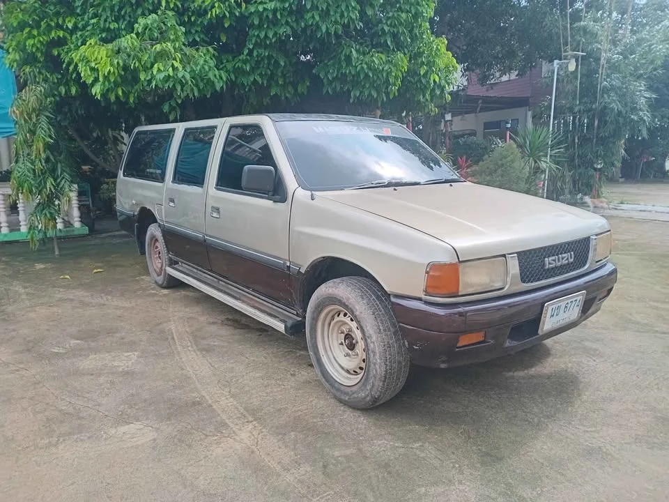 1995 Isuzu TFR III 3
