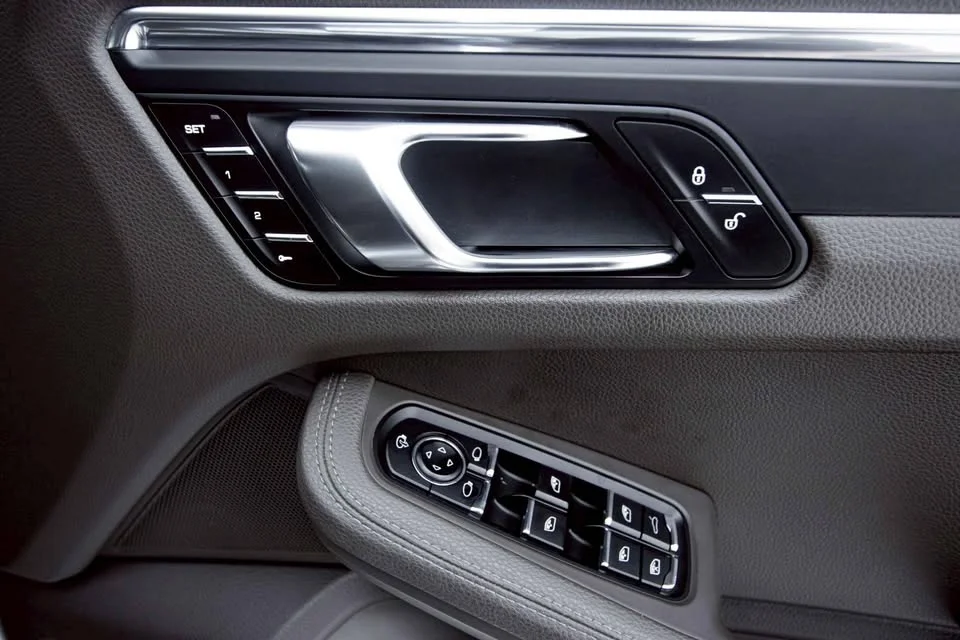 2015 Porsche Macan I 3