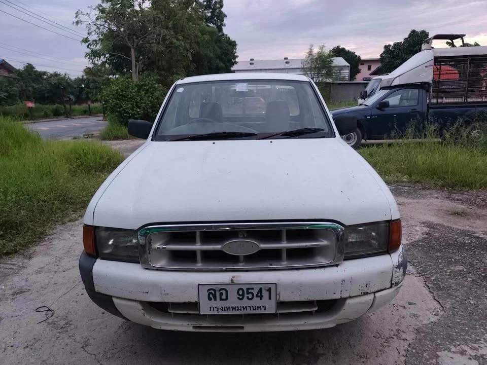 2001 Mazda 2500 Fighter V 2
