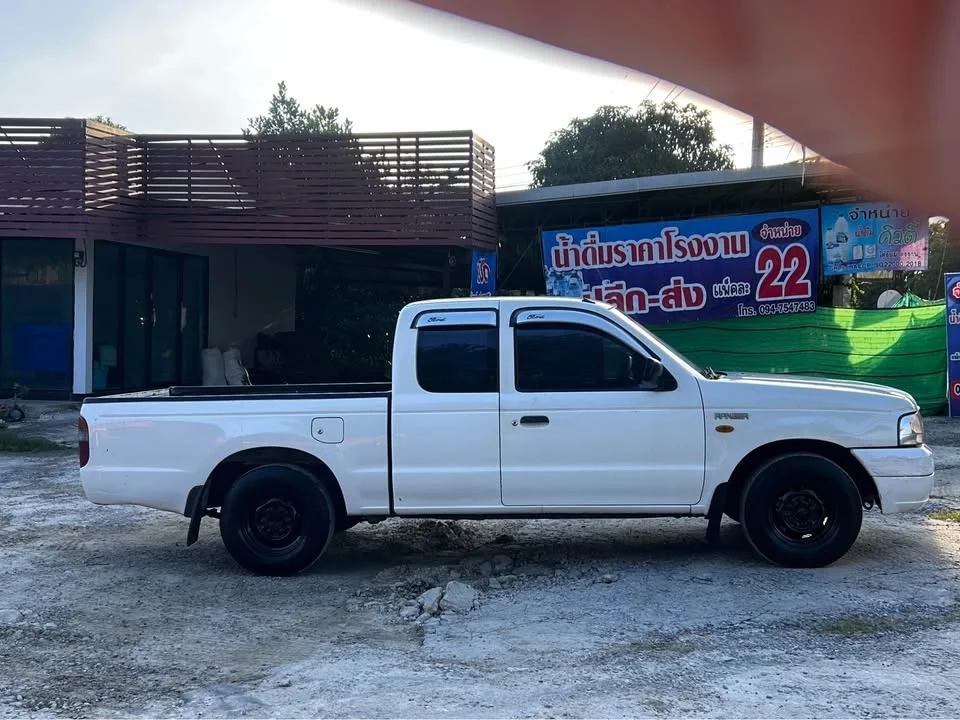 2004 Mazda 2500 Fighter V 3
