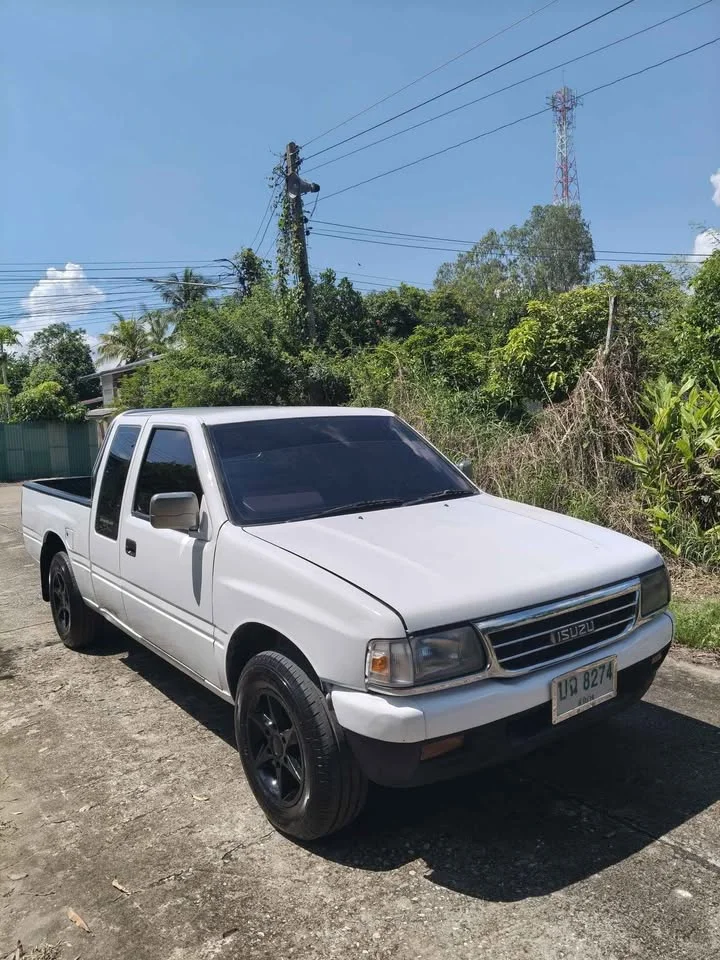 1996 Isuzu TFR III 2