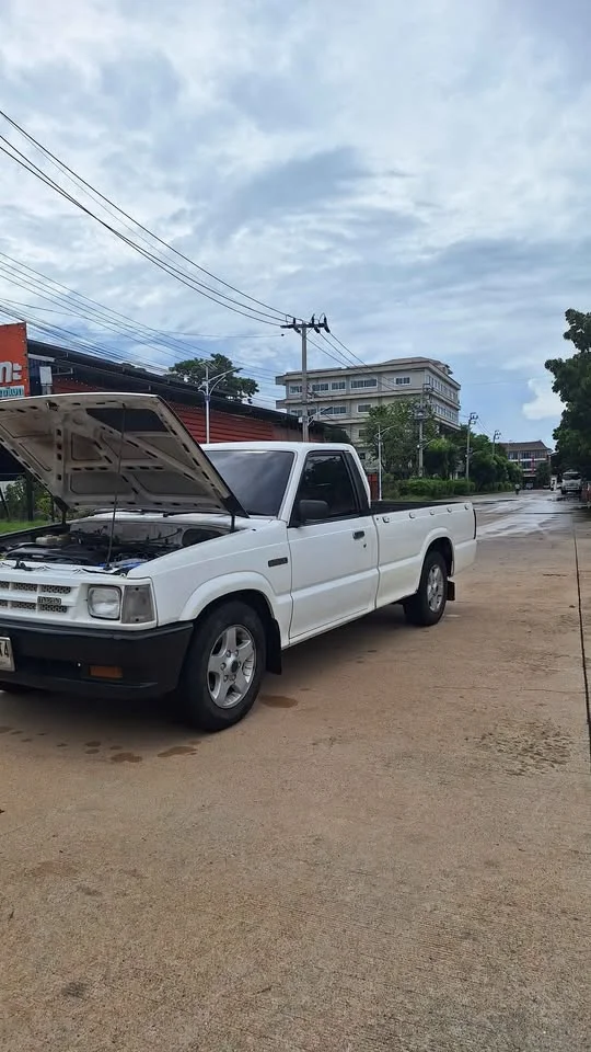 1990 Mazda B2500 IV 3