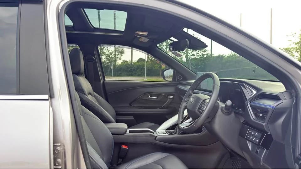 2025 Toyota Yaris Cross AC200 2