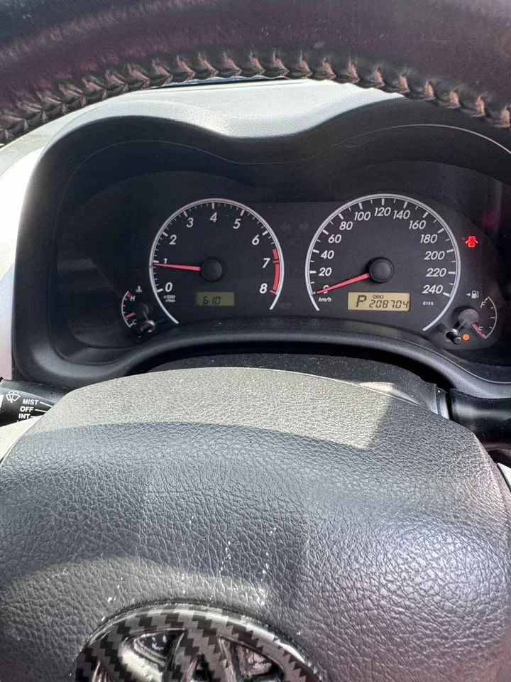 2013 Toyota Corolla Altis X (E140) 2