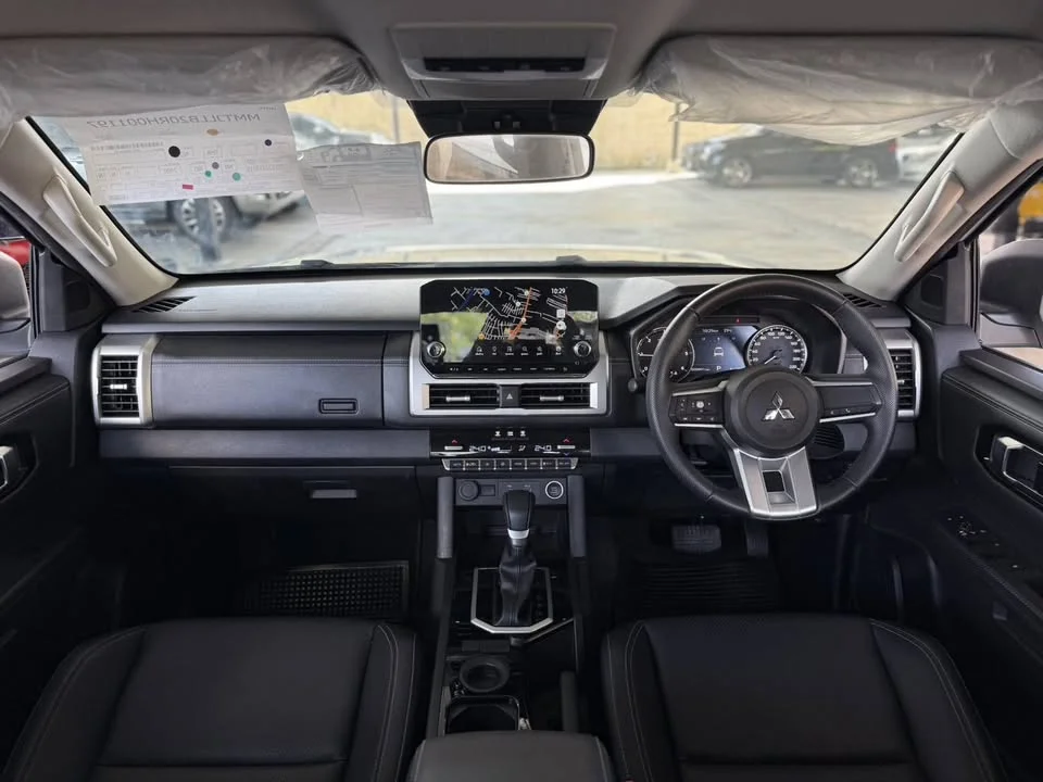 2023 Mitsubishi Triton VI 3