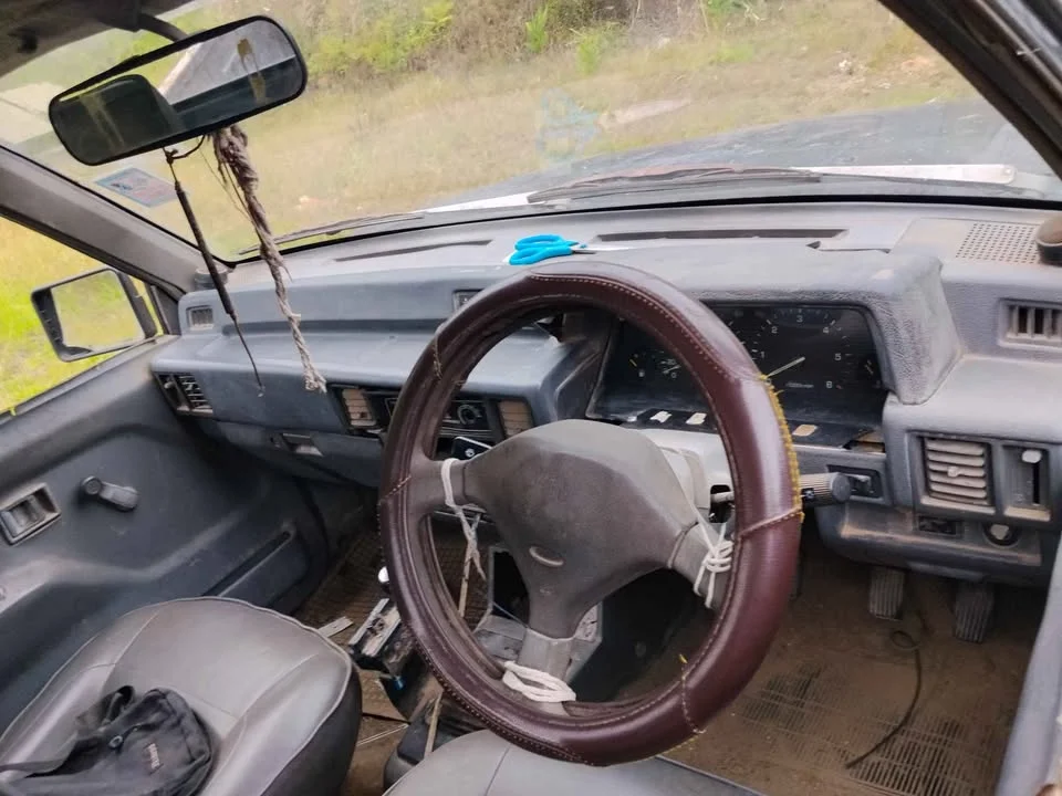 1995 Mitsubishi Triton II 3