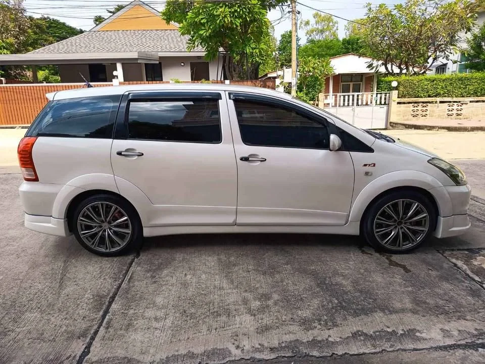 2008 Toyota Wish I 3