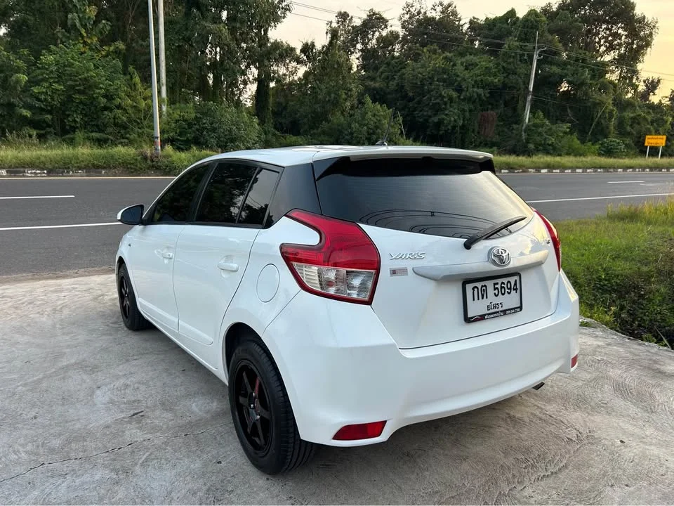 2015 Toyota Yaris III 3