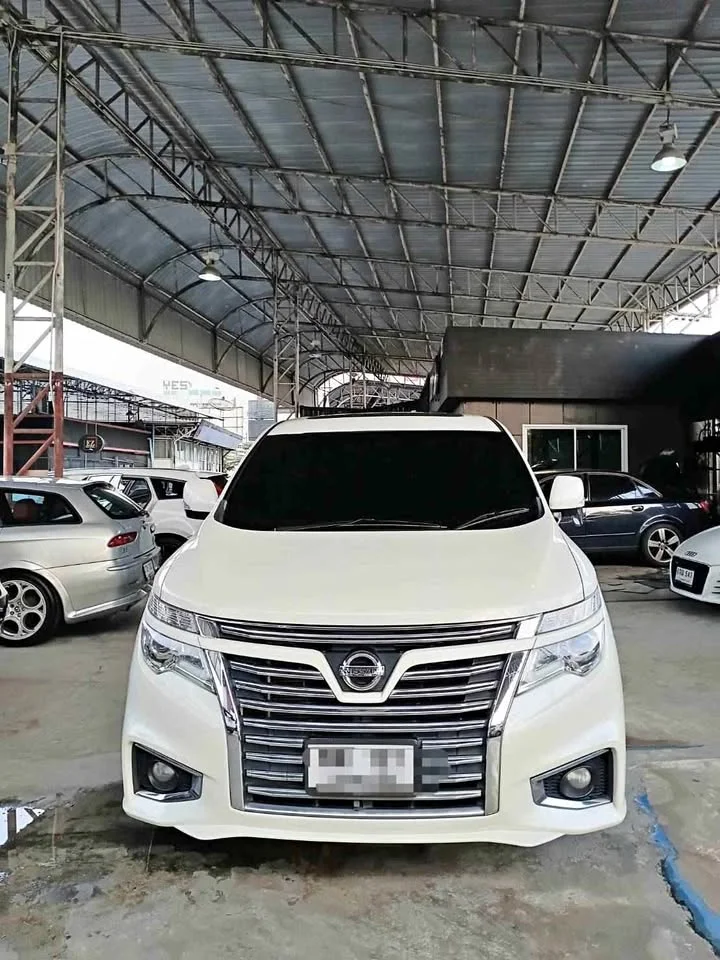 2014 Nissan Elgrand III (E52) 3